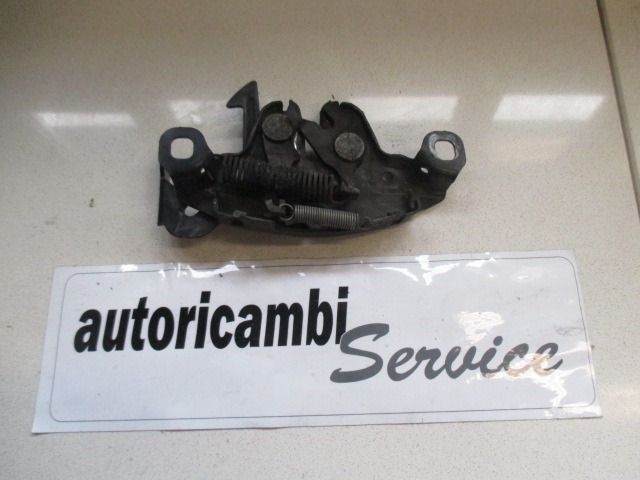 ZAKLEP POKROVA MOTORJA  OEM N. 65601AX61C ORIGINAL REZERVNI DEL NISSAN MICRA K12 K12E MK3 (2002 - 2010) BENZINA LETNIK 2004