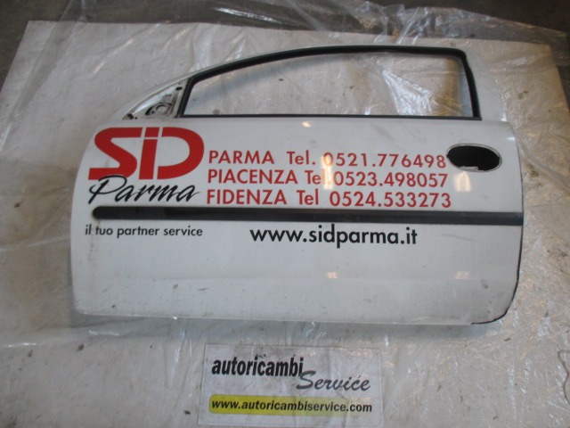 LEVA SPREDNJA VRATA VOZNIK OEM N. 13114687 ORIGINAL REZERVNI DEL OPEL CORSA C X01 R (2004 - 10/2006) DIESEL LETNIK 2006