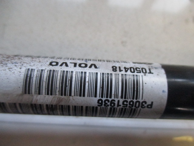 DESNA ZADNJA POGONSKA GRED  OEM N. 8603680 ORIGINAL REZERVNI DEL VOLVO XC70 295 MK1 (2000 - 2007) DIESEL LETNIK 2005