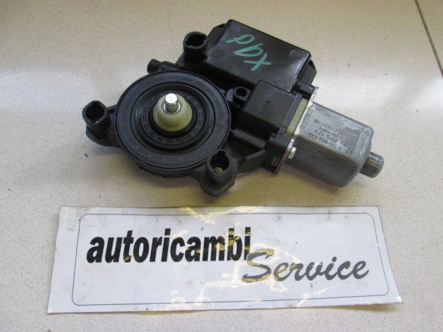 MOTORCEK ELEKTRICNEGA POMIKA ZADNJEGA STEKLA  OEM N. 6R0959812B ORIGINAL REZERVNI DEL VOLKSWAGEN POLO 6R1 6C1 (06/2009 - 02/2014) BENZINA LETNIK 2010