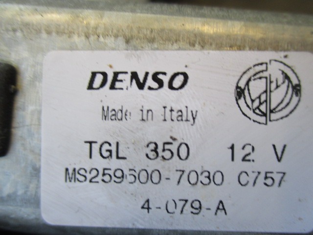 MOTORCEK ZADNJEGA BRISALCA OEM N. 7030C757 ORIGINAL REZERVNI DEL FIAT IDEA 350 (2003 - 2008) BENZINA LETNIK 2004