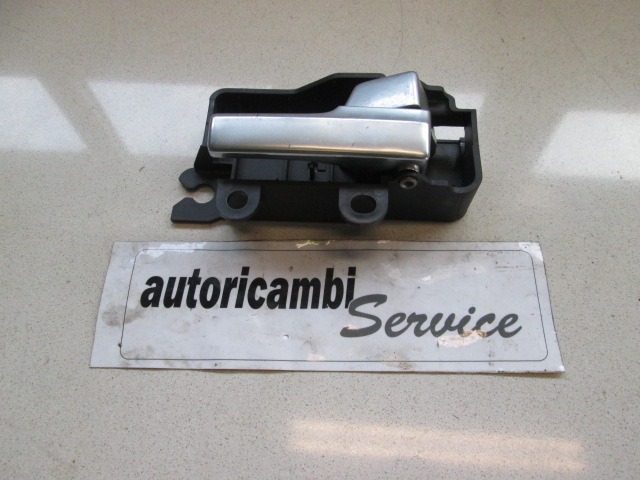 NOTRANJA KLJUKA  OEM N. 1470111 ORIGINAL REZERVNI DEL FORD FOCUS CMAX DM2 MK1 (10/2003 - 03/2007) DIESEL LETNIK 2004