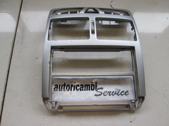ARMATURNA PLO?CA OEM N. 821180 ORIGINAL REZERVNI DEL PEUGEOT 307 3A/B/C/E/H BER/SW/CABRIO (2001 - 2009) BENZINA LETNIK 2005