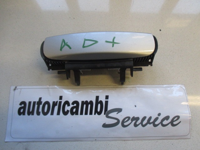 ZUNANJA KLJUKA SPREDNJA DESNA VRATA OEM N. 4B0839885 ORIGINAL REZERVNI DEL AUDI A3 MK2 8P 8PA 8P1 (2003 - 2008)DIESEL LETNIK 2008