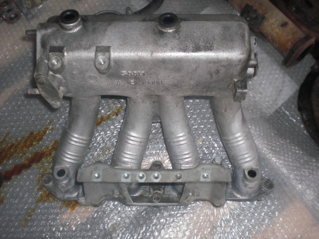 SESALNI KOLEKTOR OEM N.  ORIGINAL REZERVNI DEL SAAB 9000 (1985-1998)BENZINA LETNIK 1992