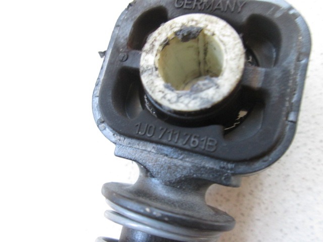 ZAJLE MENJALNIKA OEM N. 1J0711761B ORIGINAL REZERVNI DEL VOLKSWAGEN GOLF VI 5K1 517 AJ5 MK6 (2008-2012) DIESEL LETNIK 2012