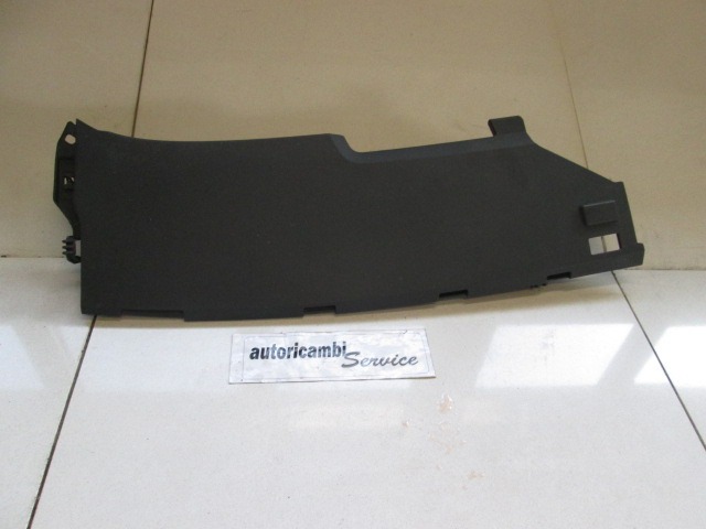 SREDINSKA KONZOLA  OEM N. 13162488 ORIGINAL REZERVNI DEL OPEL ZAFIRA B A05 M75 (2005 - 2008) BENZINA LETNIK 2007