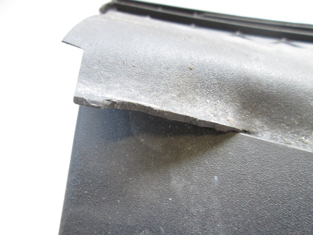 MONTA?NI DELI /  ARMATURNE PLOSCE SPODNJI OEM N. 13162562 ORIGINAL REZERVNI DEL OPEL ZAFIRA B A05 M75 (2005 - 2008) BENZINA LETNIK 2007