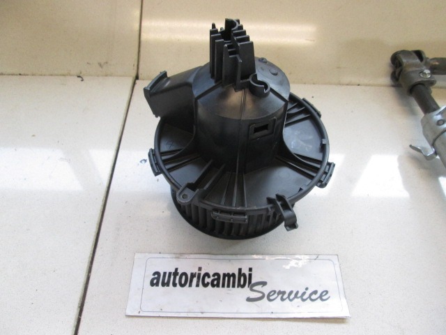 VENTILATOR  KABINE  OEM N. 13214734 ORIGINAL REZERVNI DEL OPEL ZAFIRA B A05 M75 (2005 - 2008) BENZINA LETNIK 2007