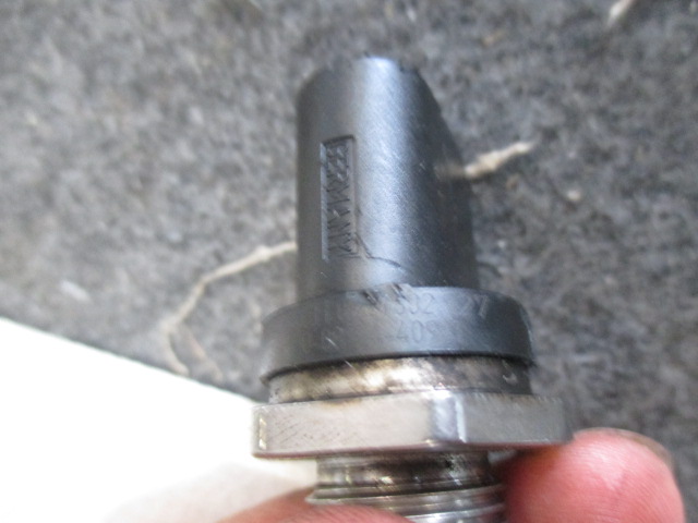 ZELEZNISKI VISOKOTLACNI VENTIL OEM N. 61537828 ORIGINAL REZERVNI DEL MERCEDES CLASSE R W251 V251 R (2010 - 2013)DIESEL LETNIK 2011