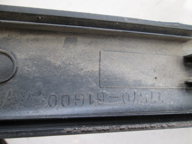 ZUNANJI PROFILI IN LETVE OEM N. 7757061G00 ORIGINAL REZERVNI DEL SUZUKI BALENO EG (1995 - 2001) BENZINA LETNIK 1996