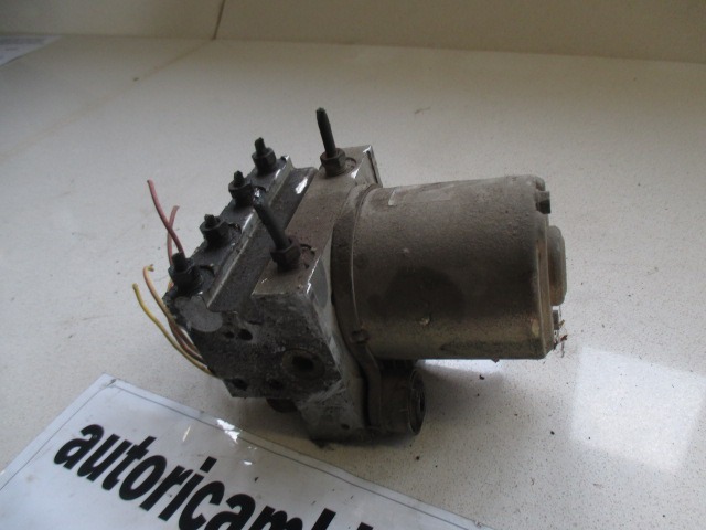 ABS AGREGAT S PUMPO OEM N. 5611060GX0 ORIGINAL REZERVNI DEL SUZUKI BALENO EG (1995 - 2001) BENZINA LETNIK 1996