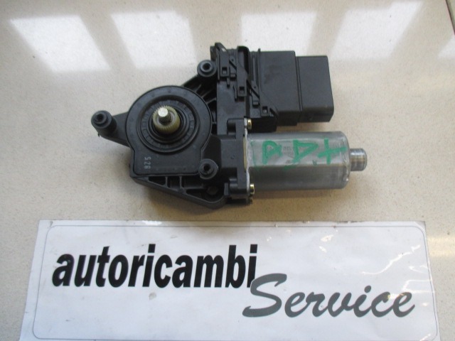 MOTORCEK ELEKTRICNEGA POMIKA ZADNJEGA STEKLA  OEM N.  ORIGINAL REZERVNI DEL VOLKSWAGEN PASSAT B5 3B2 3B5 BER/SW (08/1996 - 11/2000)DIESEL LETNIK 2000