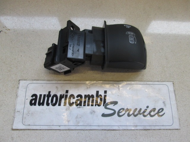 MULTIFUNKCIJSKI VOLAN OEM N. 255520013R ORIGINAL REZERVNI DEL RENAULT MEGANE MK3 BZ0/1 B3 DZ0/1 KZ0/1 BER/SPORTOUR/ESTATE (2009 - 2015) DIESEL LETNIK 2011