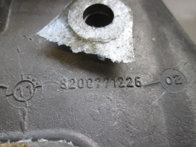 INJEKTORJI DIESEL OEM N. 8200769153 ORIGINAL REZERVNI DEL RENAULT MEGANE MK3 BZ0/1 B3 DZ0/1 KZ0/1 BER/SPORTOUR/ESTATE (2009 - 2015) DIESEL LETNIK 2011