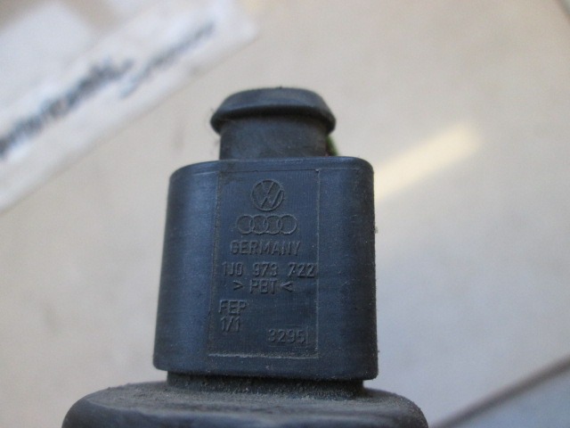 VODNA CRPALKA BRISALCEV OEM N. 1J0973722 ORIGINAL REZERVNI DEL AUDI A3 MK1 8L 8L1 3P/5P (1996 - 2000) DIESEL LETNIK 1996