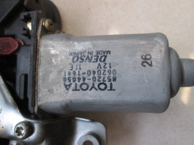 MEHANIZEM DVIGA ZADNJIH STEKEL  OEM N. 620401641 ORIGINAL REZERVNI DEL TOYOTA AVENSIS VERSO M2 (2001 - 2004) DIESEL LETNIK 2004