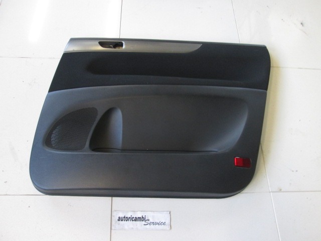 VRATNI PANEL OEM N. PNPDTTYAVENSISVERSOM2MV5P ORIGINAL REZERVNI DEL TOYOTA AVENSIS VERSO M2 (2001 - 2004) DIESEL LETNIK 2004