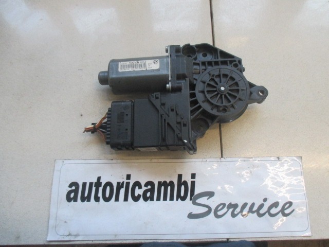 MOTORCEK ELEKTRICNEGA POMIKA ZADNJEGA STEKLA  OEM N. 996424-100 ORIGINAL REZERVNI DEL VOLKSWAGEN GOLF PLUS 5M1 521 MK1 (2004 - 2009) DIESEL LETNIK 2005