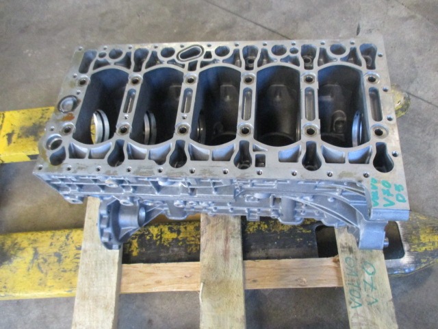 BLOK MOTORJA OEM N. 1172170 ORIGINAL REZERVNI DEL VOLVO V70 MK2 285 (2000 - 2007) DIESEL LETNIK 2004