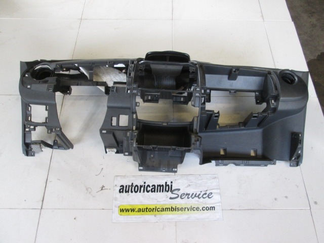 ARMATURNA PLOSCA OEM N. 58959B1010 ORIGINAL REZERVNI DEL DAIHATSU SIRION MK2 (2005 - 08/2012)BENZINA LETNIK 2005