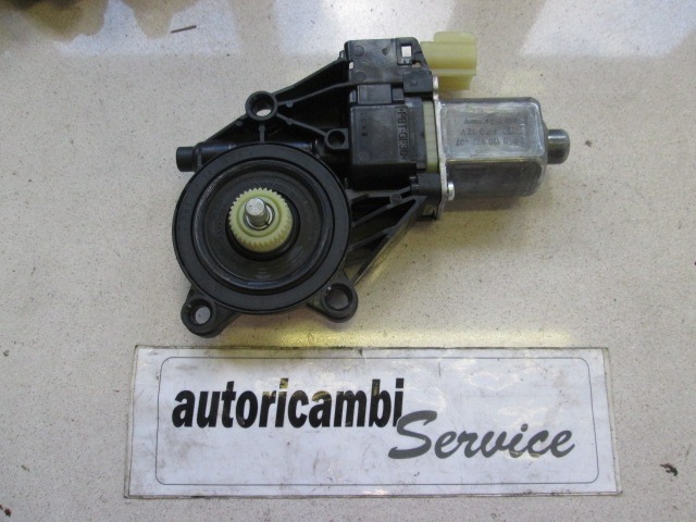 MOTORCEK ELEKTRICNEGA POMIKA ZADNJEGA STEKLA  OEM N. 8A6114553A ORIGINAL REZERVNI DEL FORD FIESTA CB1 CNN MK6 (09/2008 - 11/2012) BENZINA LETNIK 2010