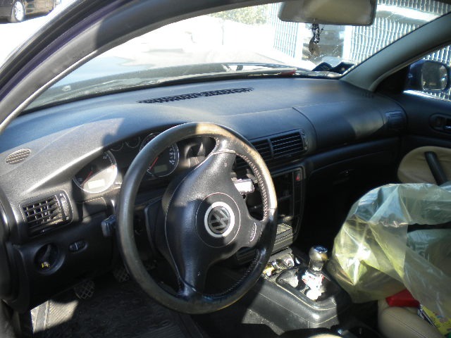 VOLKSWAGEN PASSAT SW 1.9 D 96KW 6M 5P (2001) RICAMBIO USATO 