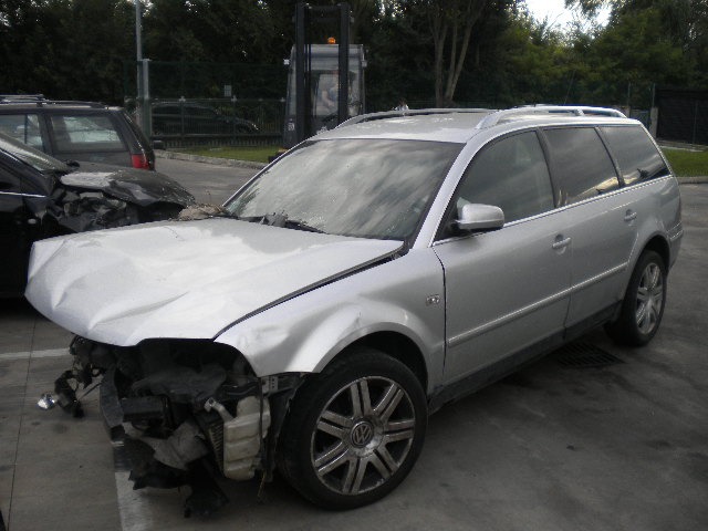 VOLKSWAGEN PASSAT SW 1.9 D 96KW 6M 5P (2001) RICAMBIO USATO 