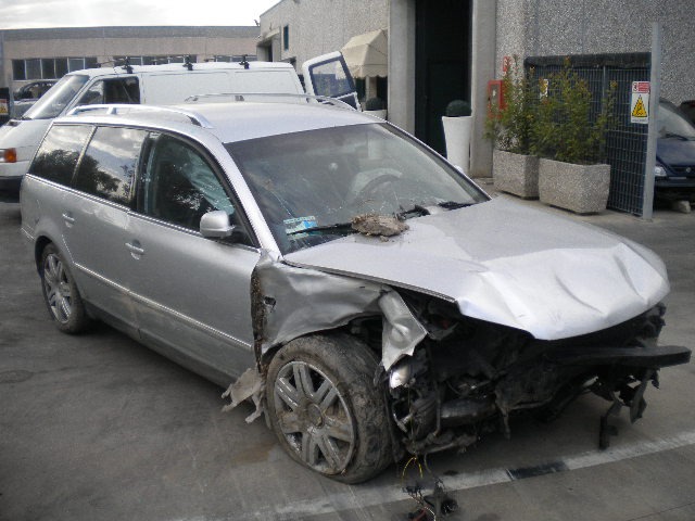 VOLKSWAGEN PASSAT SW 1.9 D 96KW 6M 5P (2001) RICAMBIO USATO 