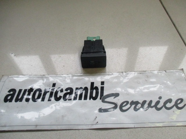 RAZLICNA STIKALA  OEM N.  ORIGINAL REZERVNI DEL FIAT SEDICI FY R (05/2009 - 2014) BENZINA LETNIK 2009