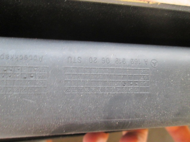 PREDAL ZA DOKUMENTE OEM N. A1699190620 ORIGINAL REZERVNI DEL MERCEDES CLASSE A W169 5P C169 3P (2004 - 04/2008) DIESEL LETNIK 2006