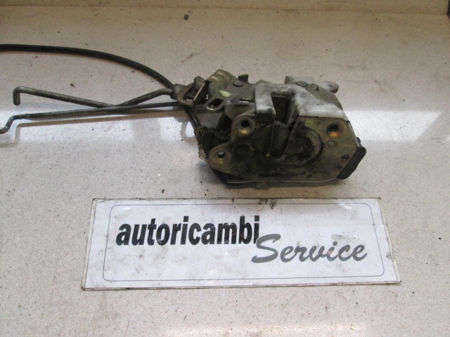 CENTRALNI ZAKLEP SPREDNJIH VRAT  OEM N. MB669132 ORIGINAL REZERVNI DEL MITSUBISHI PAJERO V20 R (1997 - 2000)DIESEL LETNIK 1999