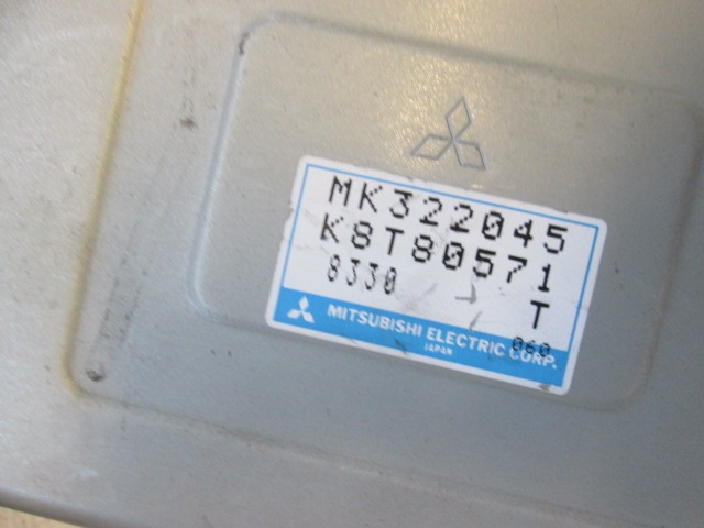 KOMPLET ODKLEPANJE IN VZIG  OEM N. MR238080 ORIGINAL REZERVNI DEL MITSUBISHI PAJERO V20 R (1997 - 2000)DIESEL LETNIK 1999