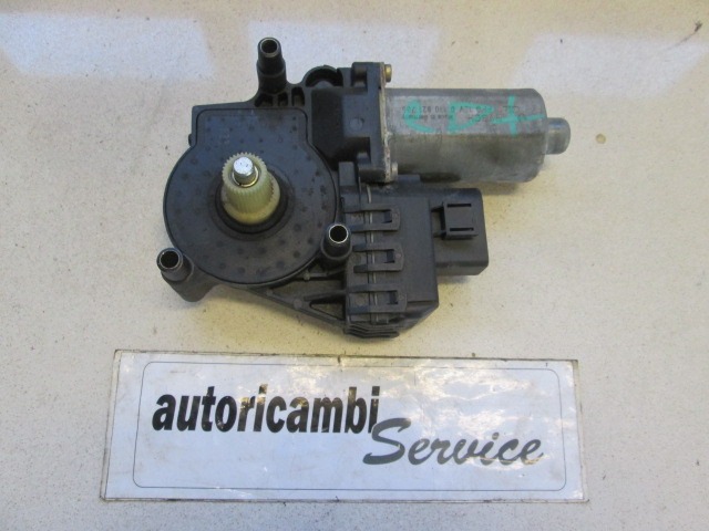 MOTORCEK ELEKTRICNEGA POMIKA ZADNJEGA STEKLA  OEM N. 4B0959802B ORIGINAL REZERVNI DEL AUDI A6 C5 R 4B5 4B2 BER/SW/ALLROAD (2001 - 2004)DIESEL LETNIK 2003