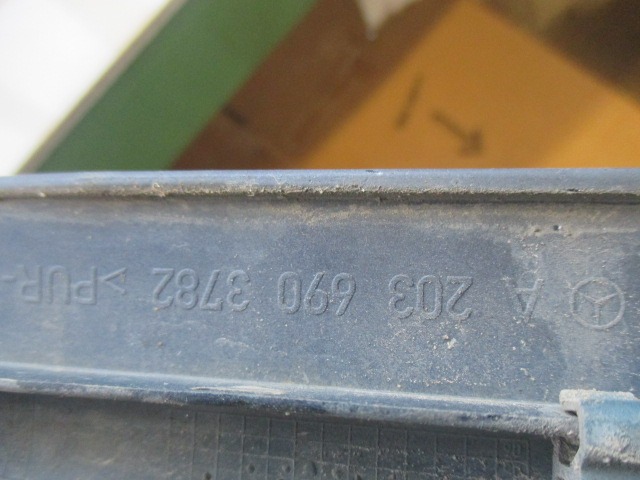 ZUNANJI PROFILI IN LETVE OEM N. 20369037825345 ORIGINAL REZERVNI DEL MERCEDES CLASSE C CL203 SPORTCOUPE (2000 - 2008)DIESEL LETNIK 2005