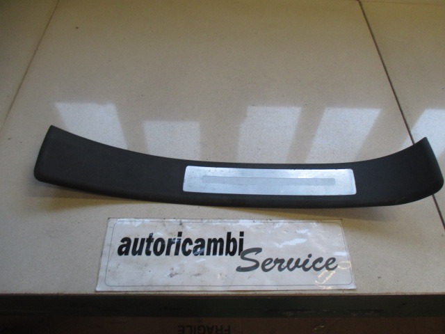 NOTRANJA OBLOGA PRAGA  OEM N. 8E0853376G ORIGINAL REZERVNI DEL AUDI A4 B7 8EC 8ED 8HE BER/SW/CABRIO (2004 - 2007) DIESEL LETNIK 2005