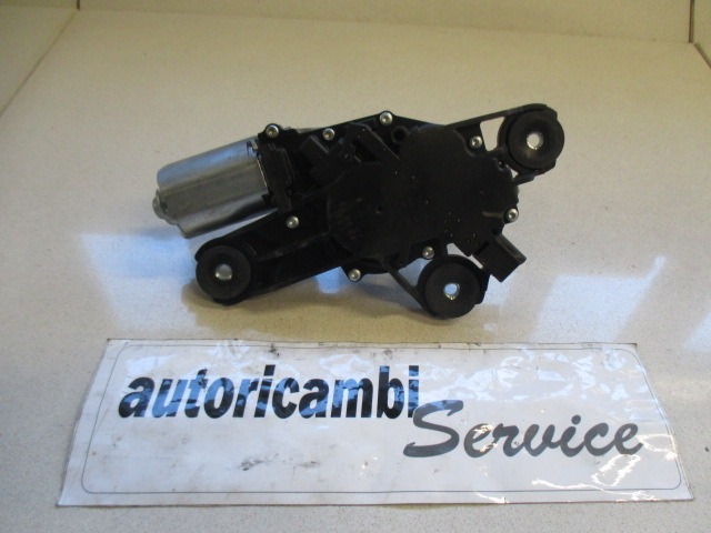 MOTORCEK ZADNJEGA BRISALCA OEM N. 390201582 ORIGINAL REZERVNI DEL VOLVO V50 545 (2004 - 05/2007) DIESEL LETNIK 2004