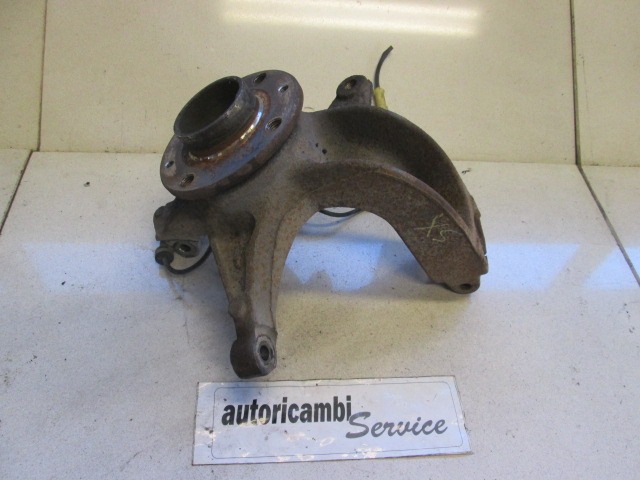 LEVI VRTLJIVI LEZAJ / PESTO KOLESA Z LEZAJEM SPREDAJ OEM N. 8200308650 ORIGINAL REZERVNI DEL RENAULT SCENIC/GRAND SCENIC JM0/1 MK2 (2003 - 2009) DIESEL LETNIK 2004