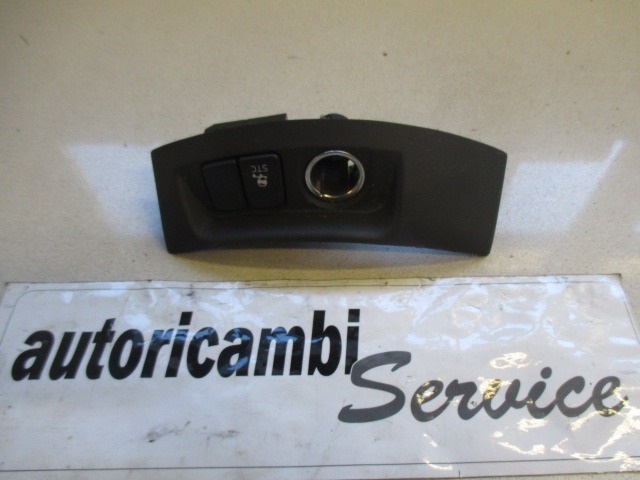 PEPELNIK / DRZALA ZA PIJACO OEM N. 8685380 ORIGINAL REZERVNI DEL VOLVO V50 545 (2004 - 05/2007) DIESEL LETNIK 2004