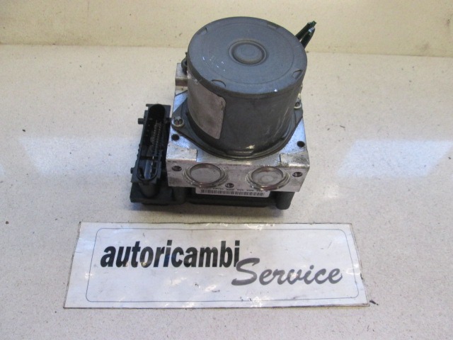 ABS AGREGAT S PUMPO OEM N. 39205C0320 ORIGINAL REZERVNI DEL RENAULT SCENIC/GRAND SCENIC JM0/1 MK2 (2003 - 2009) DIESEL LETNIK 2004