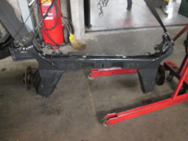 MOST ZADNJE OSI OEM N. 7701475149 ORIGINAL REZERVNI DEL RENAULT SCENIC/GRAND SCENIC JM0/1 MK2 (2003 - 2009) DIESEL LETNIK 2004
