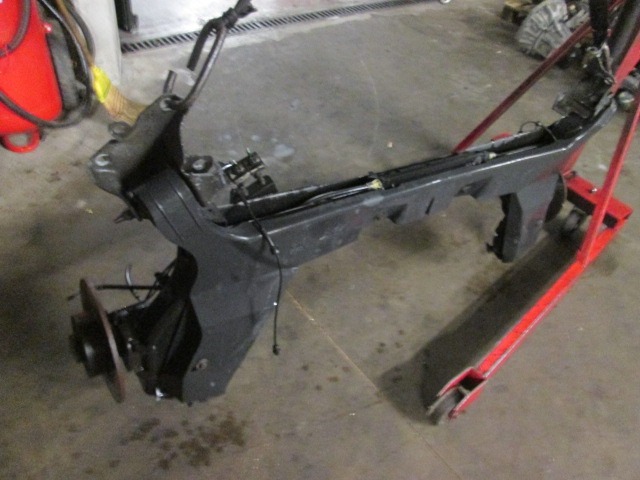 MOST ZADNJE OSI OEM N. 7701475149 ORIGINAL REZERVNI DEL RENAULT SCENIC/GRAND SCENIC JM0/1 MK2 (2003 - 2009) DIESEL LETNIK 2004