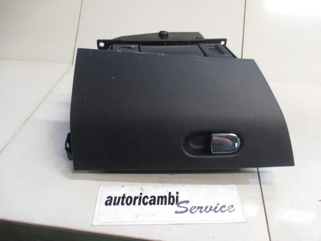 PREDAL ZA DOKUMENTE OEM N. 735428801 ORIGINAL REZERVNI DEL FIAT BRAVO 198 (02/2007 - 2010) BENZINA/GPL LETNIK 2010