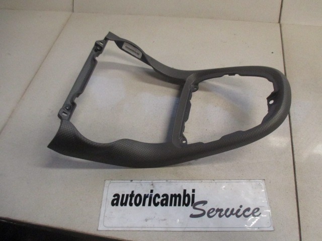 SREDINSKA KONZOLA  OEM N. 735431188 ORIGINAL REZERVNI DEL FIAT BRAVO 198 (02/2007 - 2010) BENZINA/GPL LETNIK 2010
