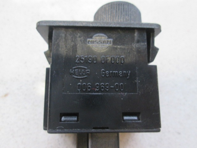 GLAVNO STIKALO LUCI OEM N. 251900F000 ORIGINAL REZERVNI DEL NISSAN TERRANO II R20 R (1999 - 2002) DIESEL LETNIK 2002