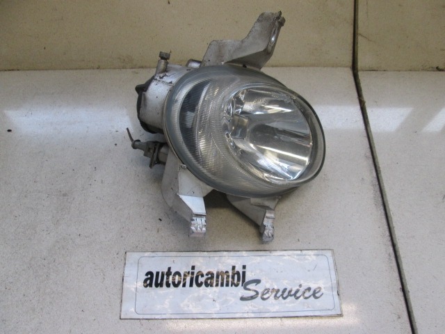 LEVA MEGLENKA OEM N. 67742311 ORIGINAL REZERVNI DEL PEUGEOT 206 / 206 CC 2A/C 2D 2E/K (1998 - 2003) BENZINA LETNIK 2002