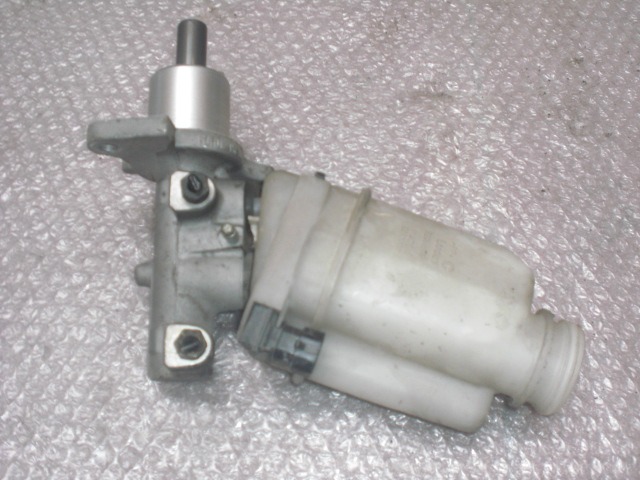 ZAVORNI CILINDER OEM N.  ORIGINAL REZERVNI DEL ALFA ROMEO GT 937 (2003 - 2010) DIESEL LETNIK 2004