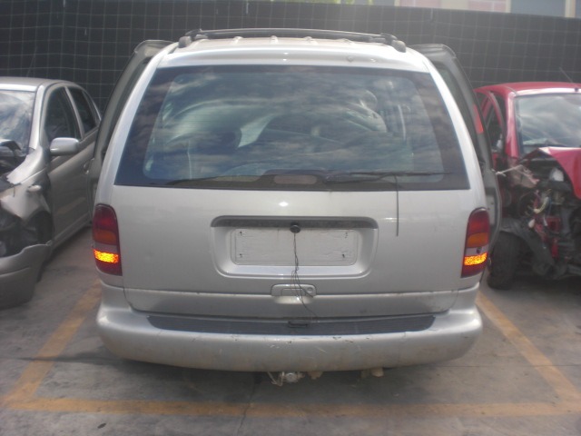 CHRYSLER VOYAGER 2.5 D 85KW 5M 5P (1997) RICAMBIO USATO 