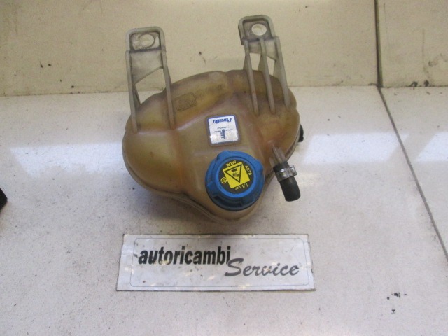 HLADILNA VODA ZA RADIJATORJE OEM N. 55700508 ORIGINAL REZERVNI DEL FIAT GRANDE PUNTO 199 (2005 - 2012) BENZINA/METANO LETNIK 2009