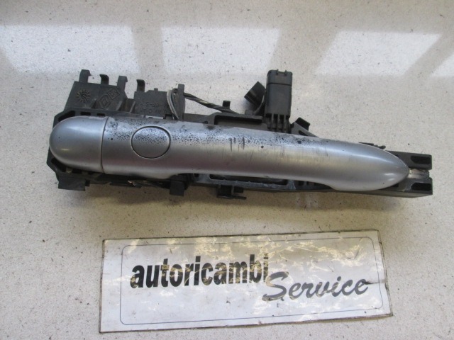 ZUNANJA KLJUKA ZADNJA DESNA VRATA OEM N. 7701474995 ORIGINAL REZERVNI DEL RENAULT SCENIC/GRAND SCENIC JM0/1 MK2 (2003 - 2009) DIESEL LETNIK 2003